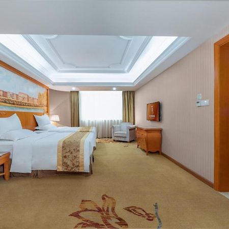 Vienna International Hotel Guigang Hecheng Road Exteriér fotografie