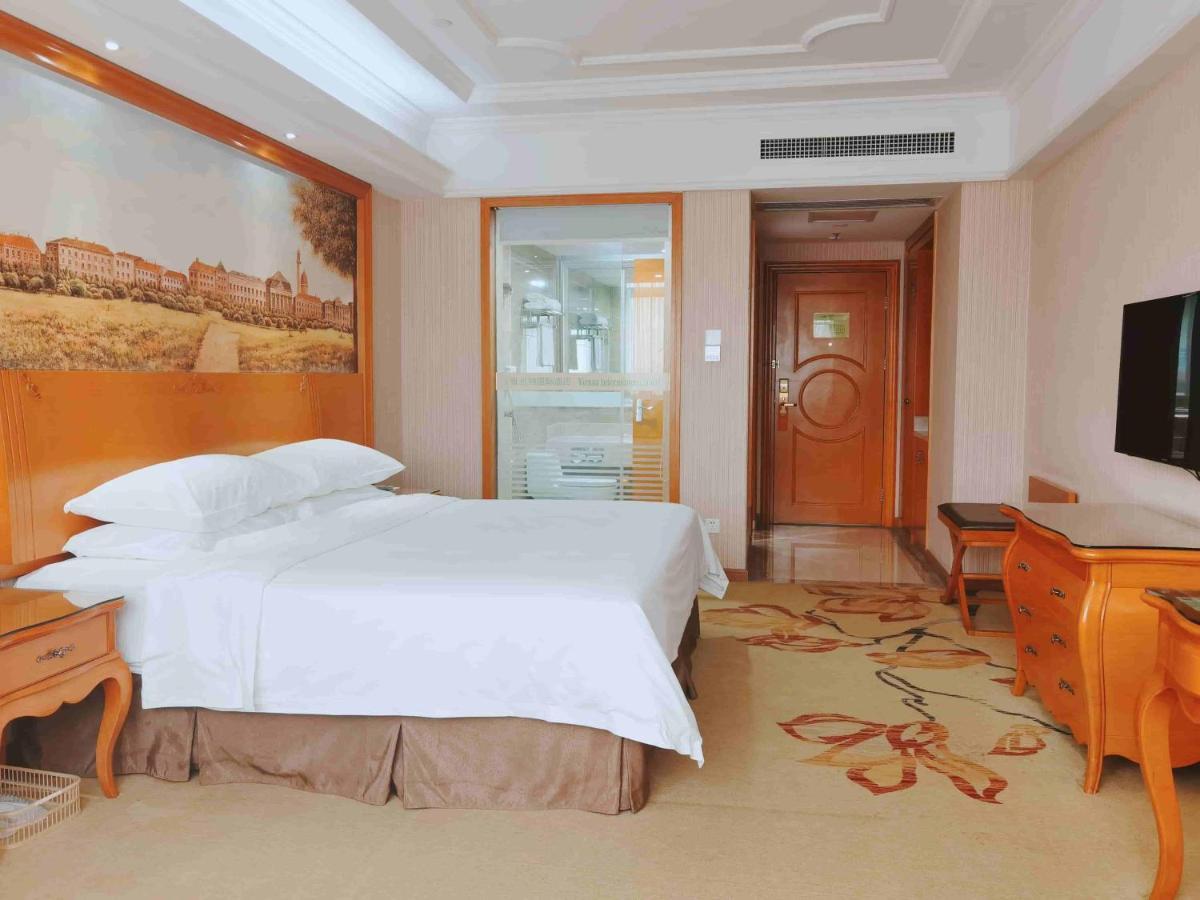 Vienna International Hotel Guigang Hecheng Road Exteriér fotografie