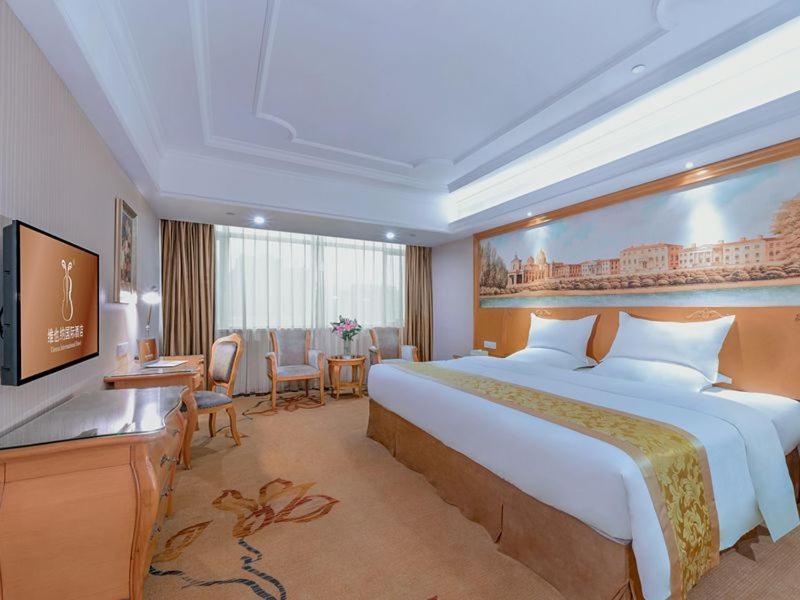 Vienna International Hotel Guigang Hecheng Road Exteriér fotografie